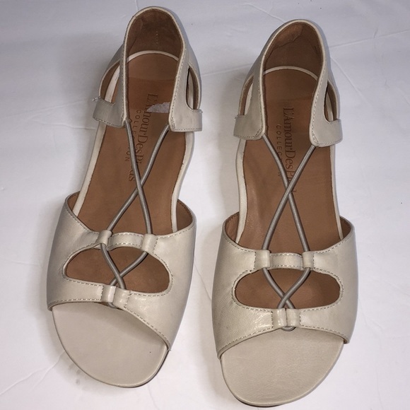 L’AmourDesPieds: off white Sandal - Picture 1 of 7